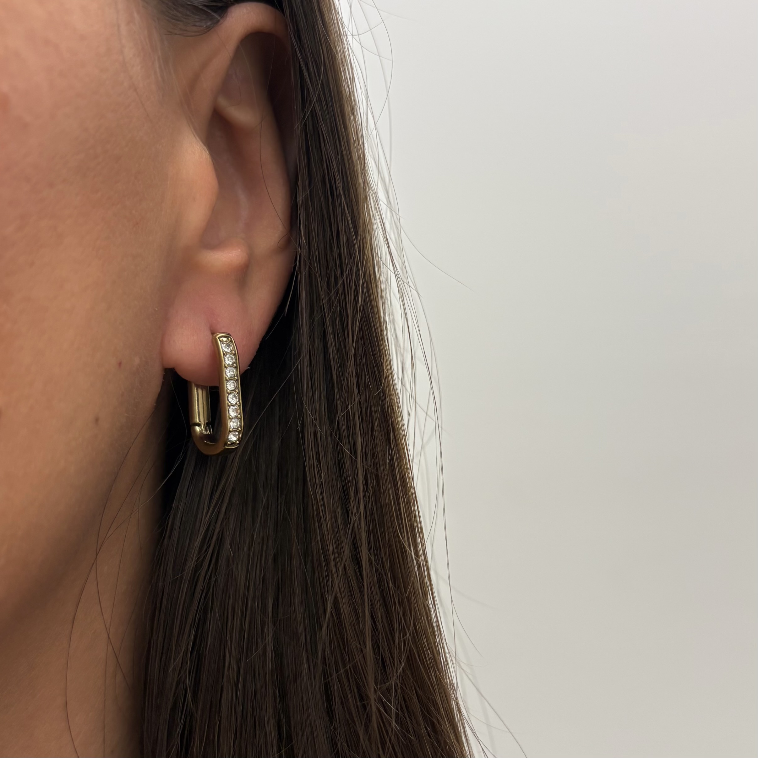 38BE5C26-1643-4B82-98CE-E35660266133